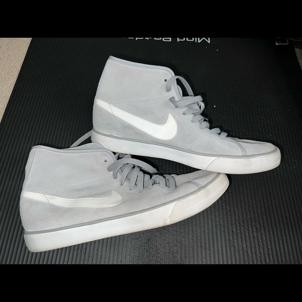 PRICE FIRM - Nike Gray and White High-Top Sneakers